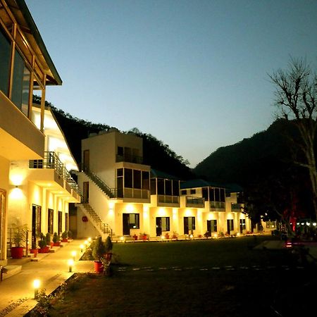 Ezzenza Mahayana Resort&Spa Risikés Kültér fotó
