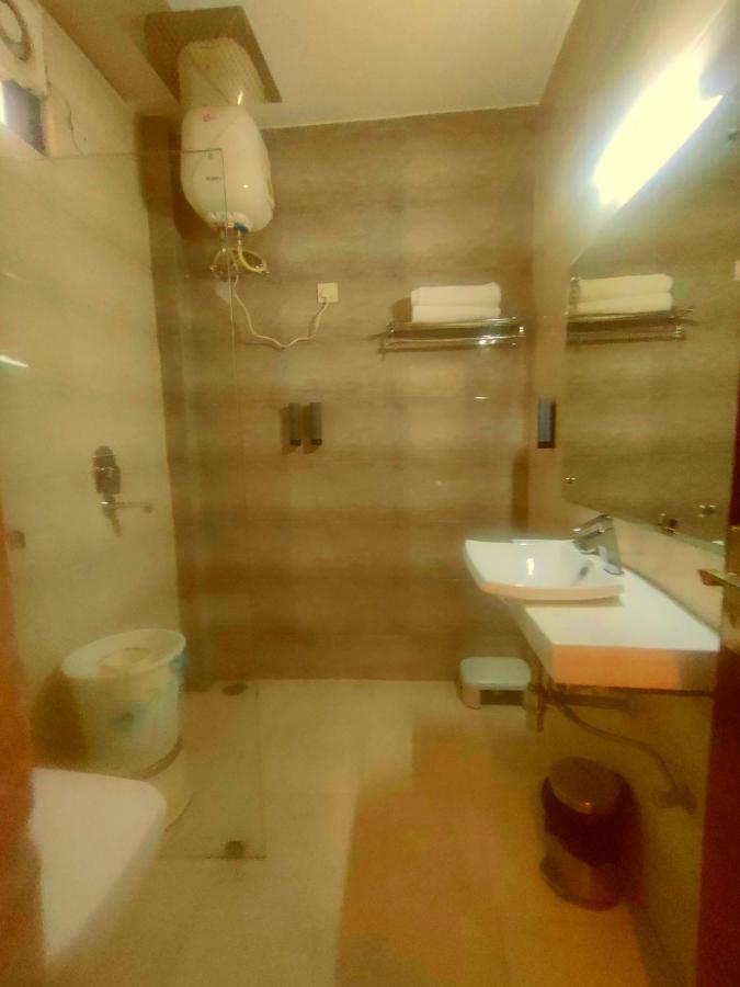 Ezzenza Mahayana Resort&Spa Risikés Kültér fotó